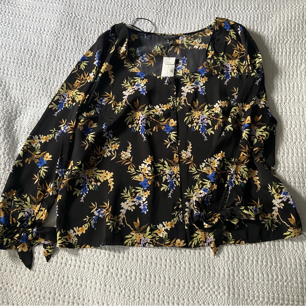 Banana Republic Button Up Blouse